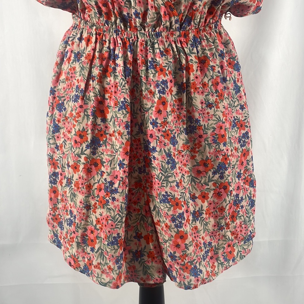 American Eagle floral jumper,shorts, V neck, Pink, Blue,White, bow tie,Medium - Picture 4 of 13
